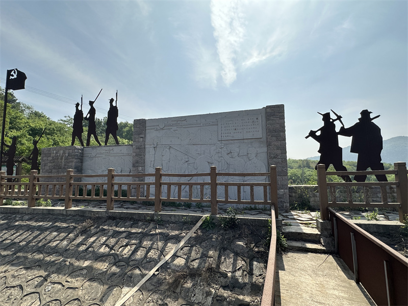 “追尋紅色足跡，擁抱生態(tài)夏意”-夏日?qǐng)F(tuán)建活動(dòng)5