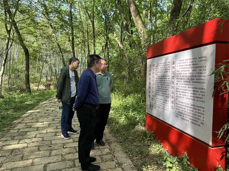 “追尋紅色足跡，擁抱生態(tài)夏意”-夏日?qǐng)F(tuán)建活動(dòng)3