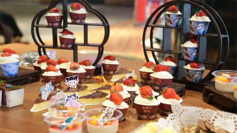 “風(fēng)火輪加速美麗，乾坤圈圈住幸?！迸窆?jié)特別活動(dòng)