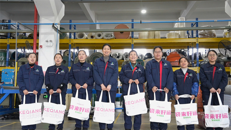 “風(fēng)火輪加速美麗，乾坤圈圈住幸?！迸窆?jié)特別活動(dòng)6